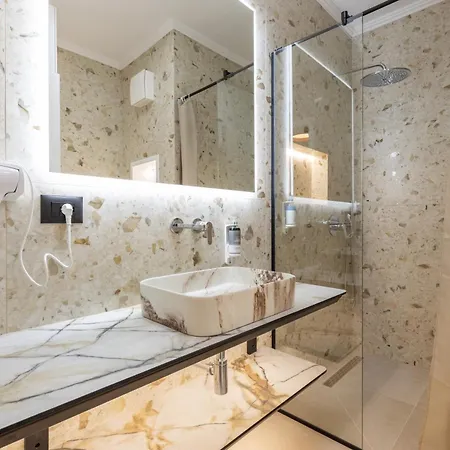 The View - Ruby, Luxury, شقة